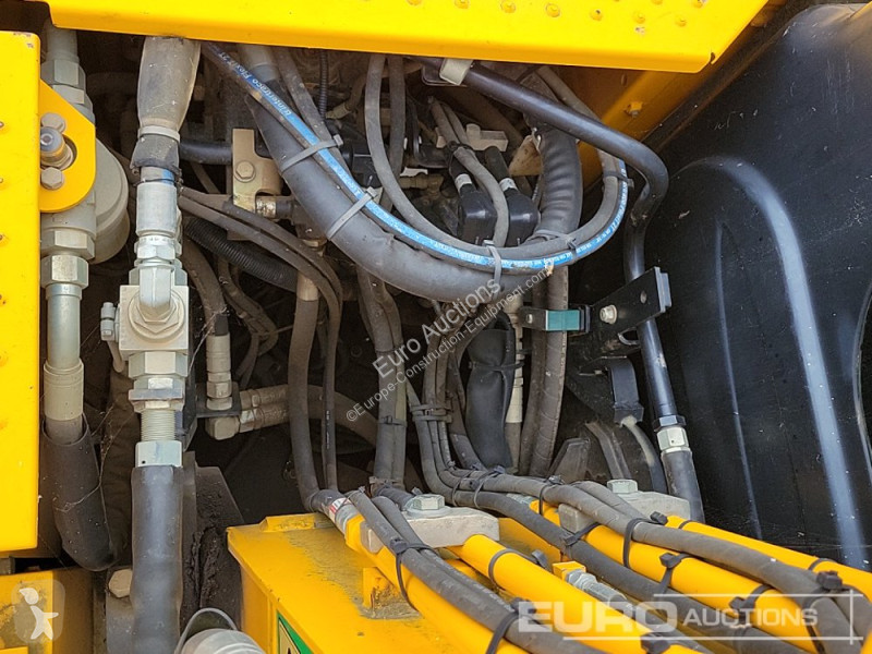 جرافة JCB JS131LC