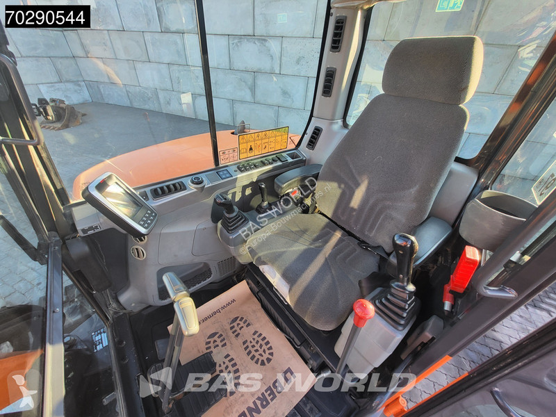 Escavadora Doosan DX63-3