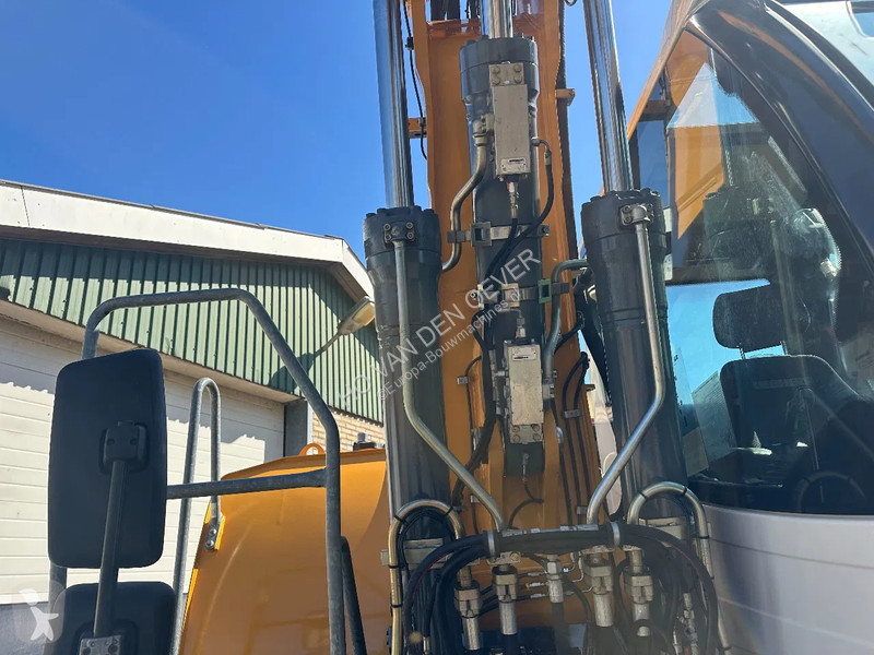 جرافة Liebherr A916