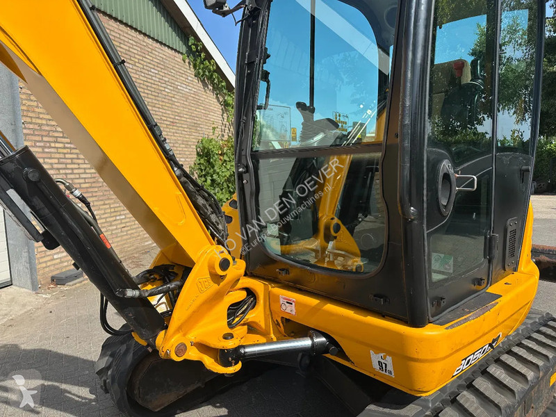 Excavator JCB