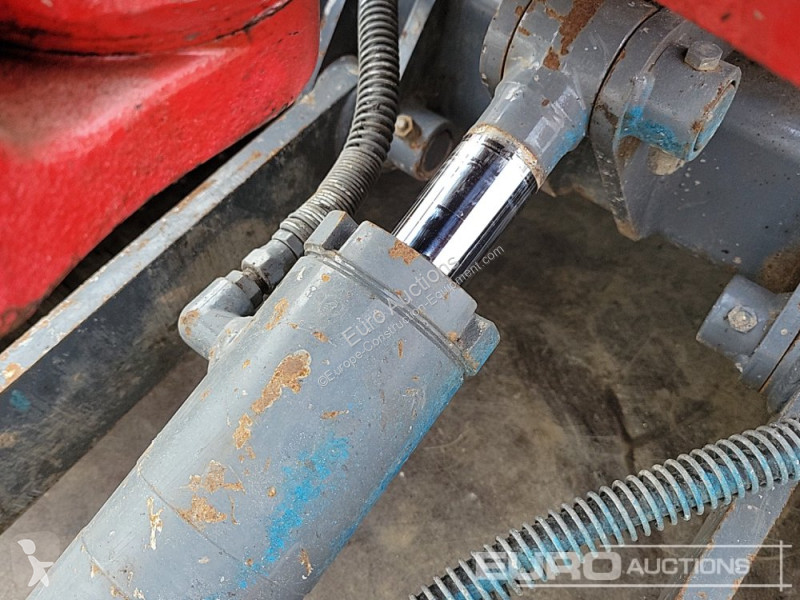Escavadora Takeuchi TB216