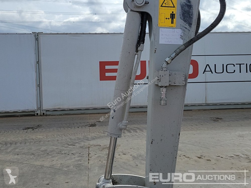 Escavadora Takeuchi 0