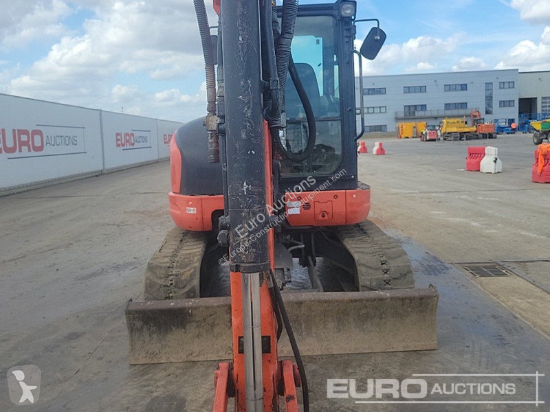 Lopatový nakládač Kubota U48-4