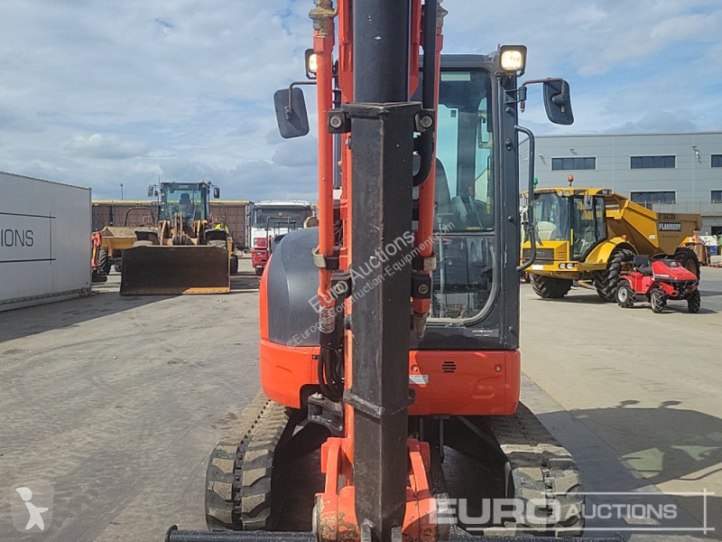 Lopatový nakládač Kubota U36-4