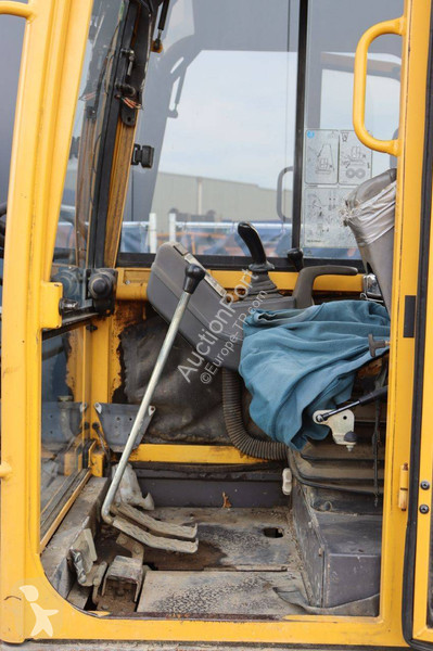 Escavadora Pel Job 233
