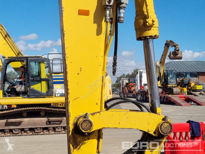 Excavator Komatsu -11