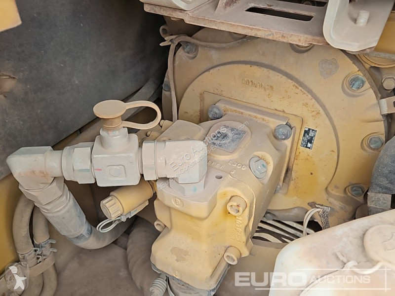 Escavatore Caterpillar R