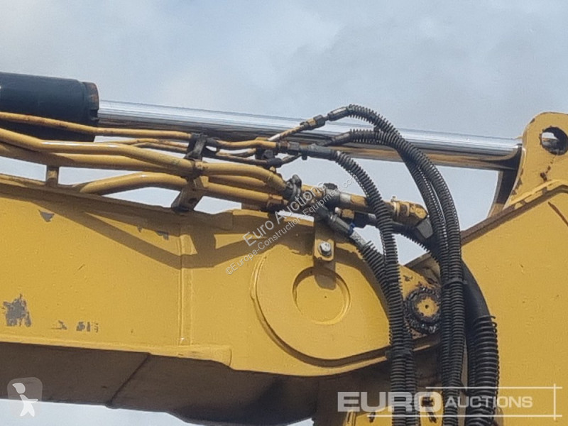 Excavator Caterpillar R
