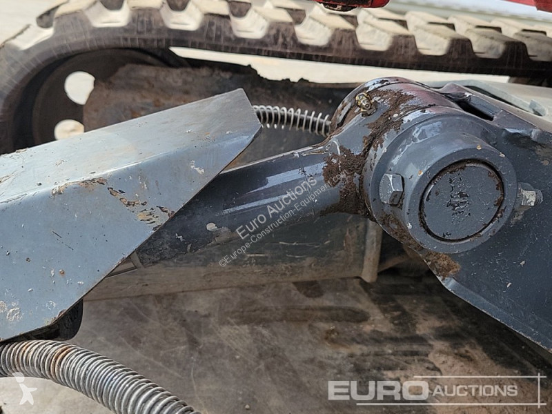 Escavadora Takeuchi TB240