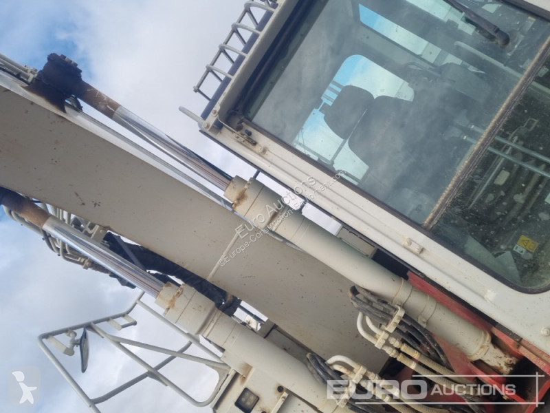 جرافة Takeuchi TB2150R