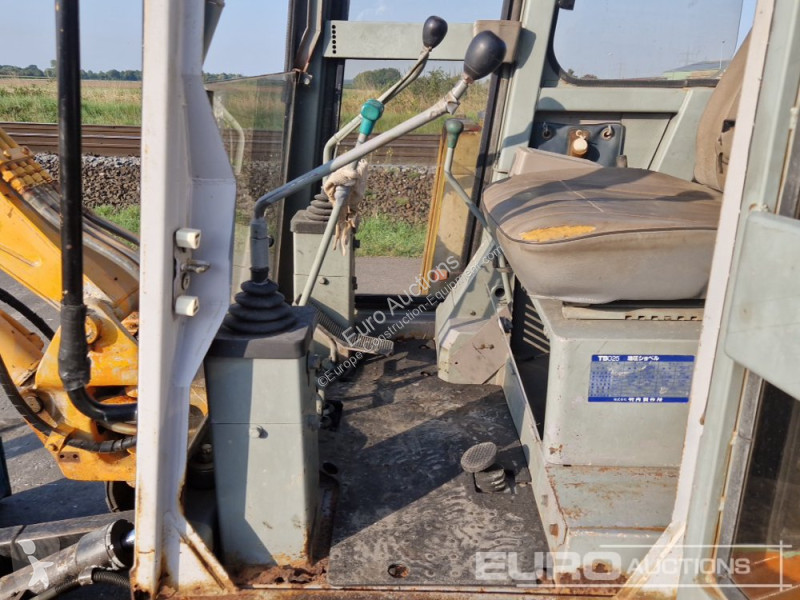 Escavadora Takeuchi