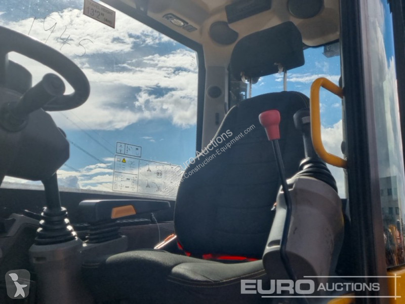 جرافة JCB HD110WT