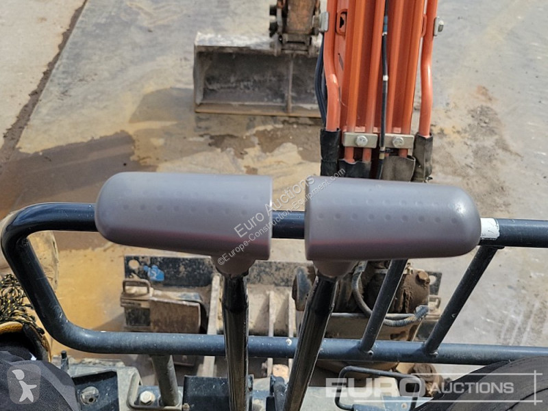 جرافة Hitachi ZX19U-6 YLR