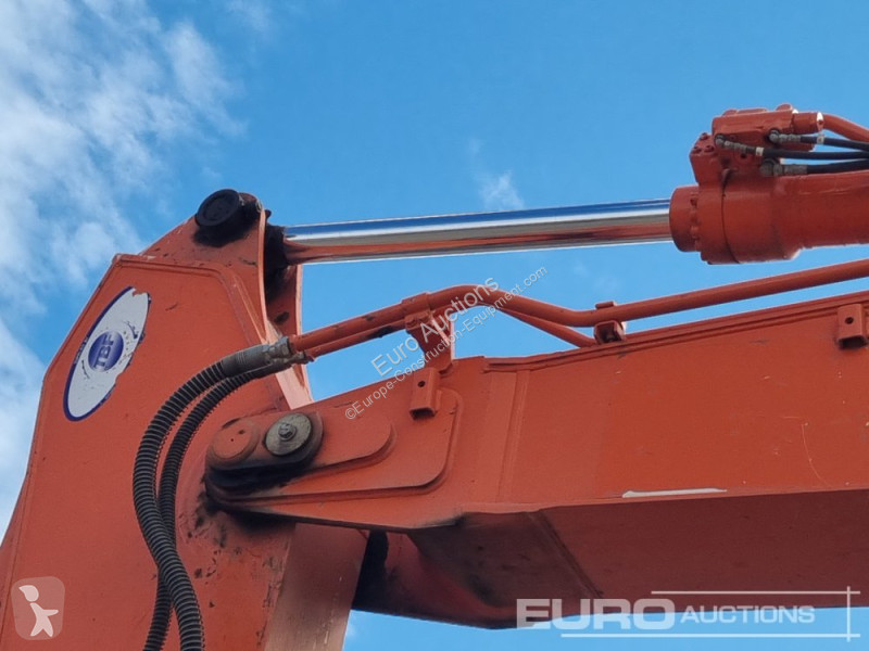 Escavadora Hitachi -6