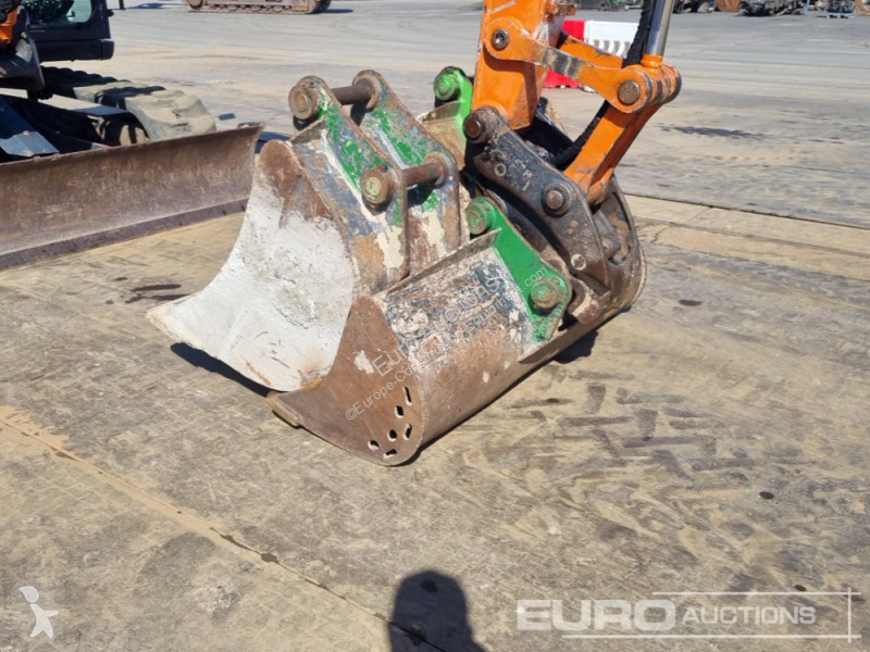 Escavatore Hitachi B-6