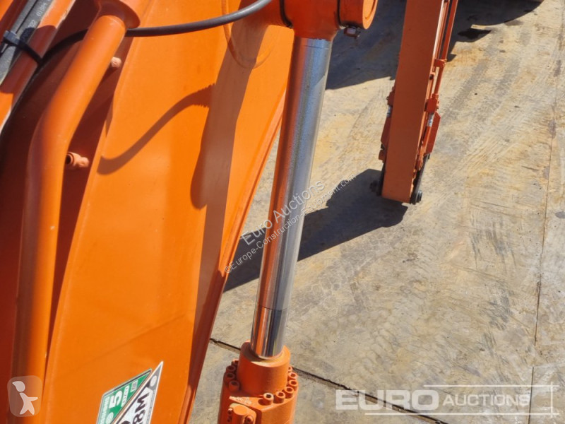 Excavadora Hitachi -7