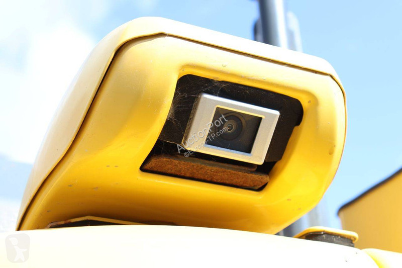 جرافة Komatsu PC138US-11