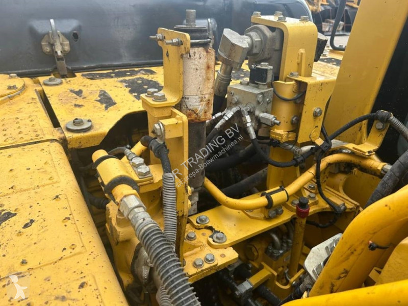 Excavator Komatsu LC-10