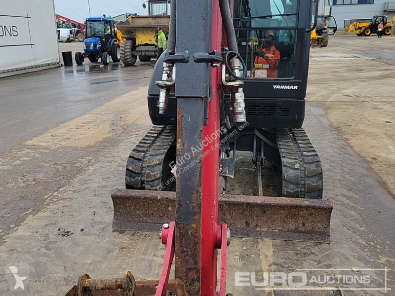 Lopatový nakládač Yanmar SV26