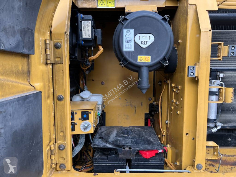 جرافة Caterpillar L