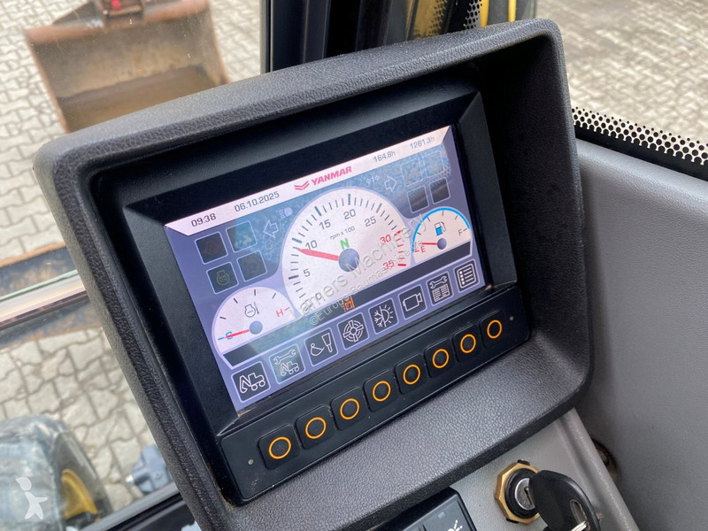جرافة Yanmar B95w .