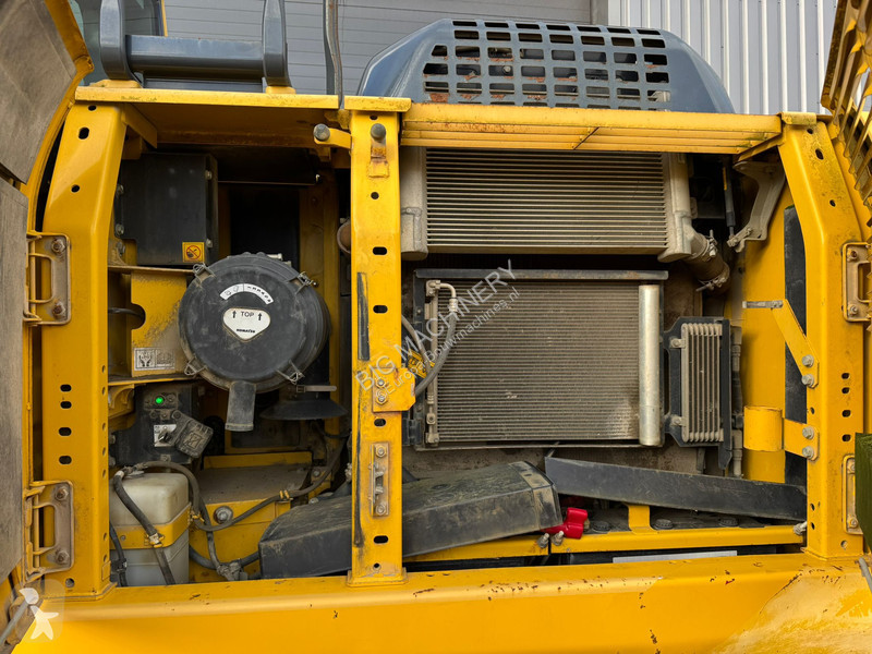 جرافة Komatsu