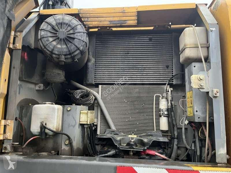 Rýpadlo Hitachi