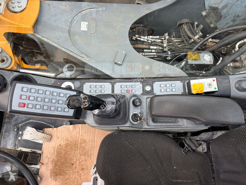جرافة Liebherr Compact