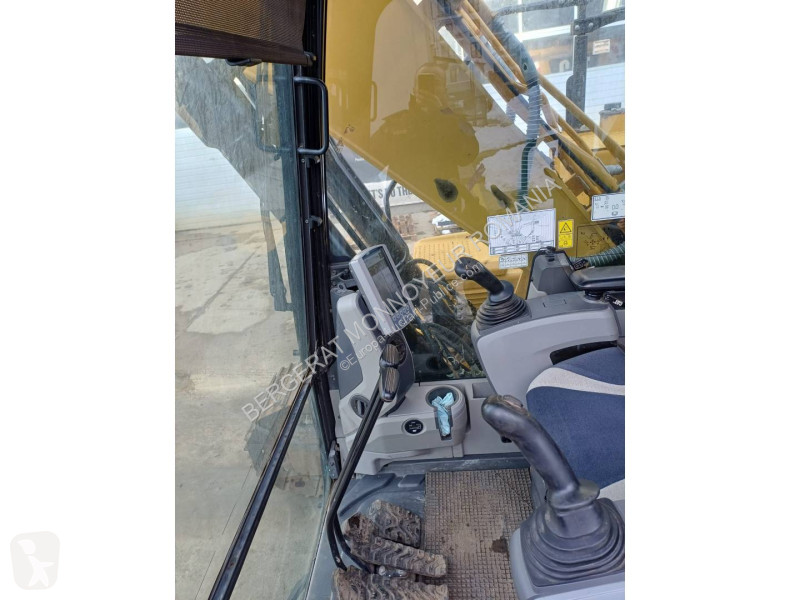 Excavator Caterpillar 318FL