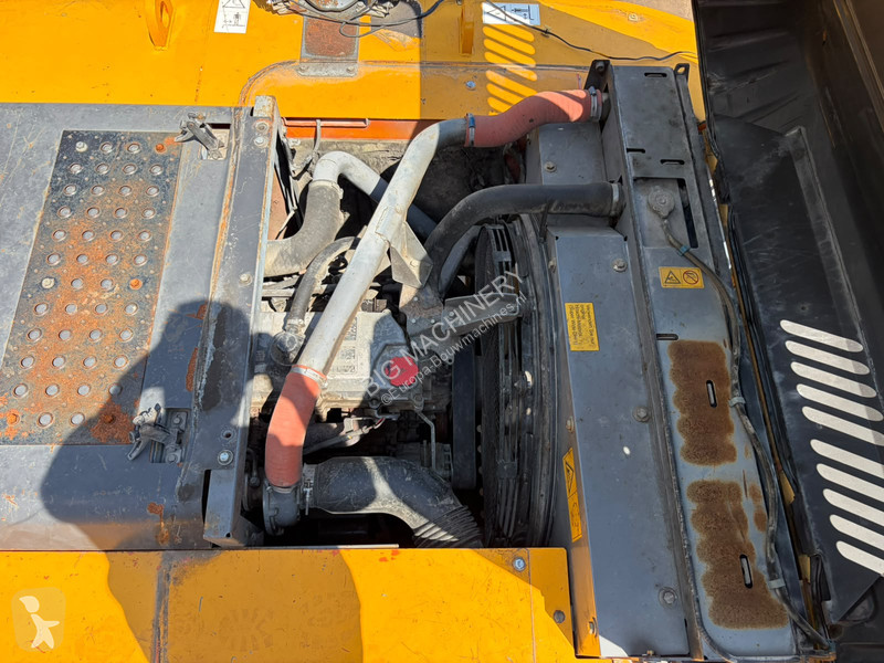 Lopatový nakládač Hitachi 3