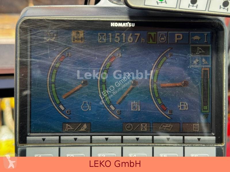 Rýpadlo Komatsu PW118MR-8 Mit Drei Löffeln