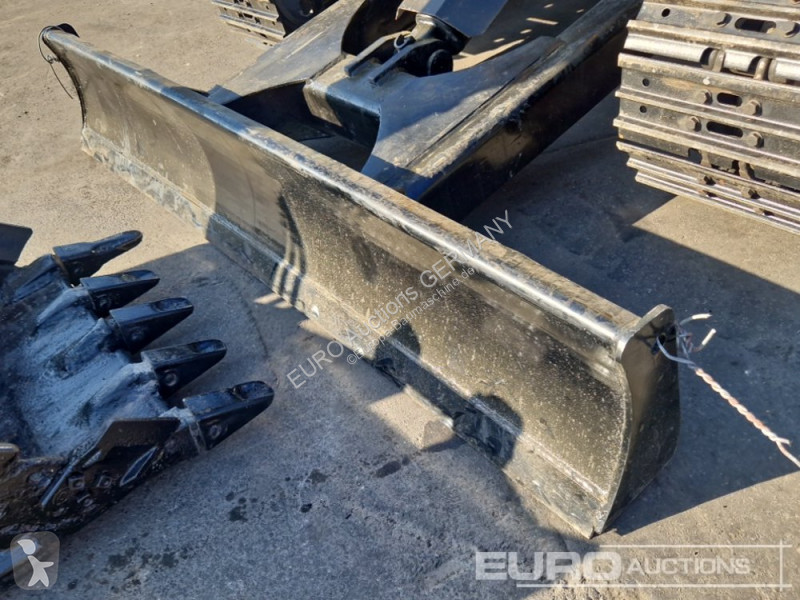 جرافة Caterpillar 305.5 E2
