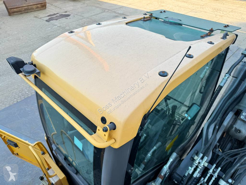 Rýpadlo Volvo L - Triple Boom / Hammer Lines