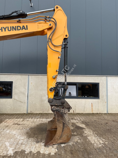 جرافة Hyundai HX 220 L - L - HX 220