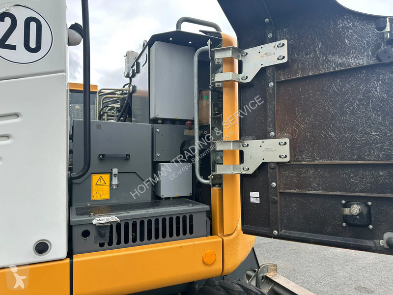 جرافة Liebherr Compact | Powertilt
