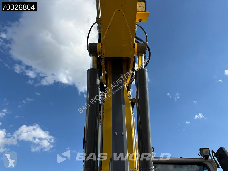 جرافة Wacker Neuson Powertilt