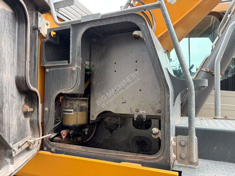 جرافة Liebherr R945 SHD