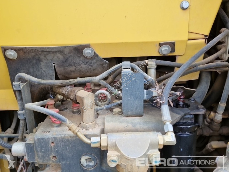 جرافة Komatsu 10