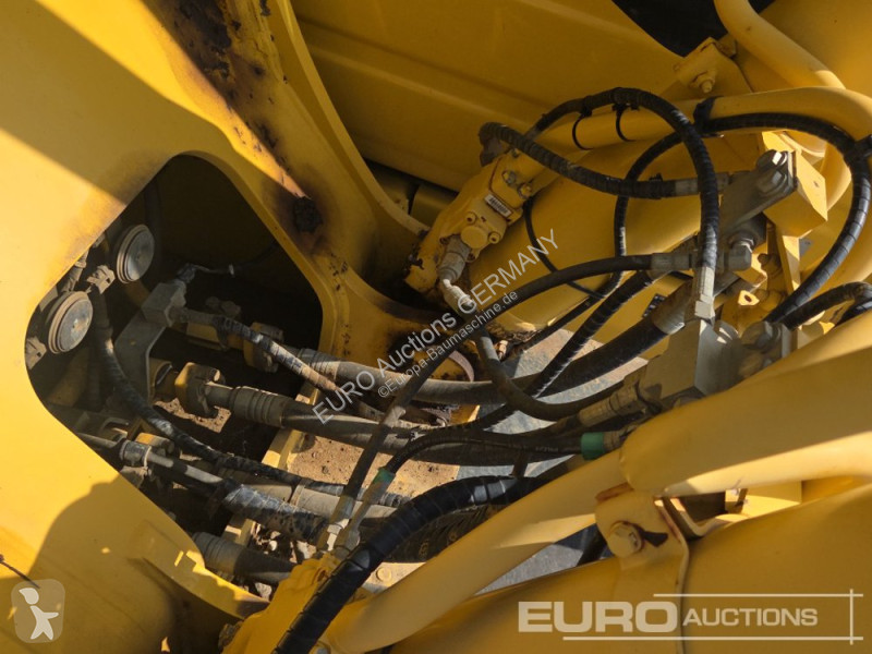 Excavadora Komatsu 10