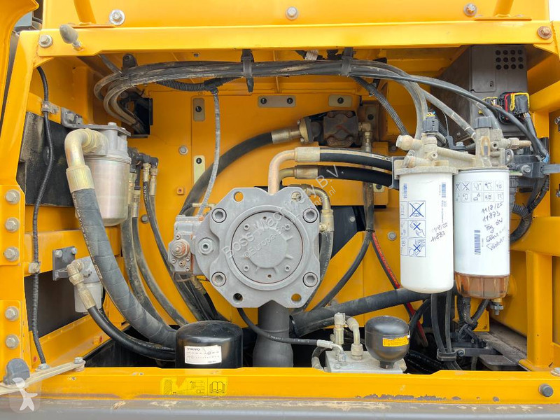 Rýpadlo Volvo - Automatic Greasing / Quick Coupler