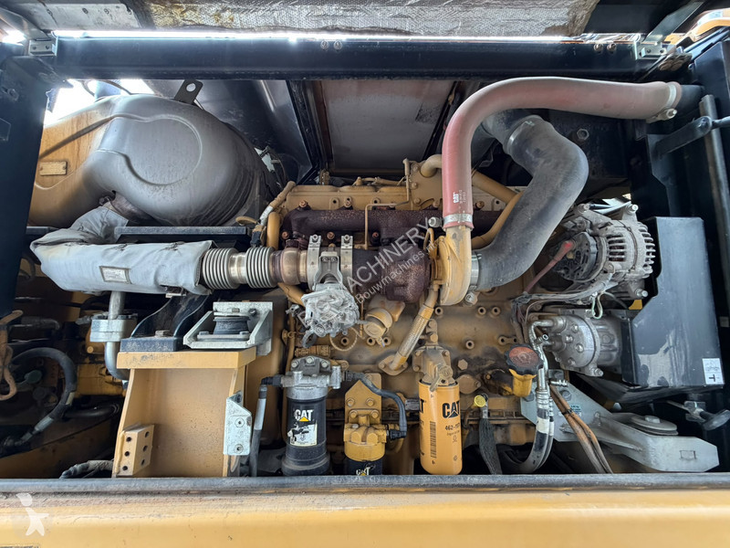 جرافة Caterpillar F