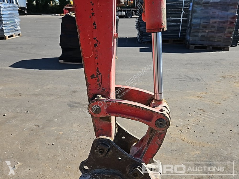 Экскаватор Volvo ECR25D