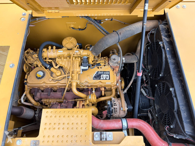 Lopatový nakládač Caterpillar 07A