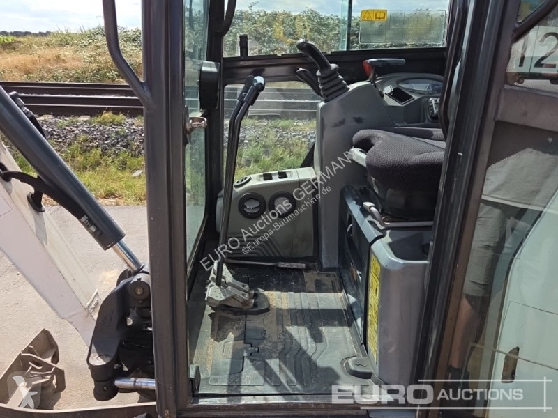 Багер Bobcat E20