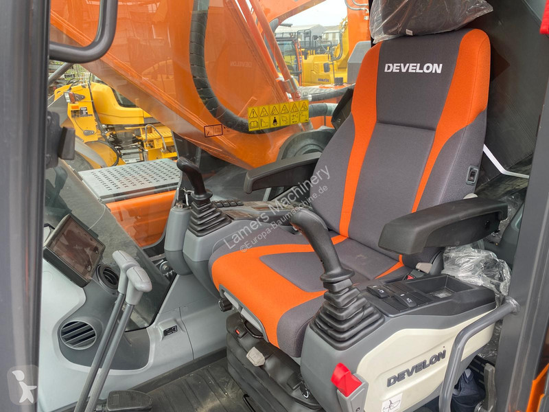 Lopatový nakládač Develon DX360LCA-7M .