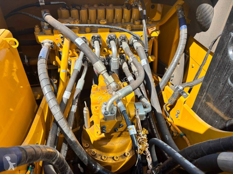 Rýpadlo Caterpillar 324