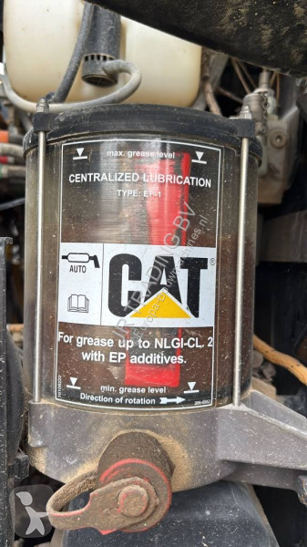 جرافة Caterpillar F