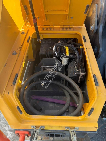 جرافة Volvo EC220ENL (Two Buckets)