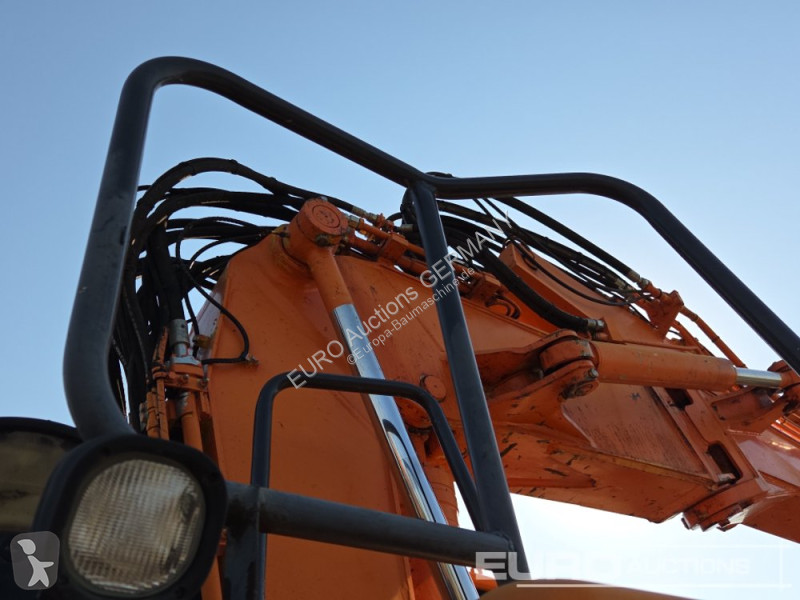 جرافة Komatsu PW148-8
