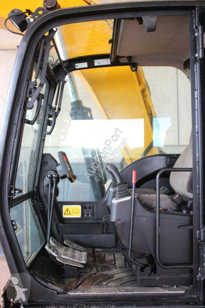 Excavator JCB